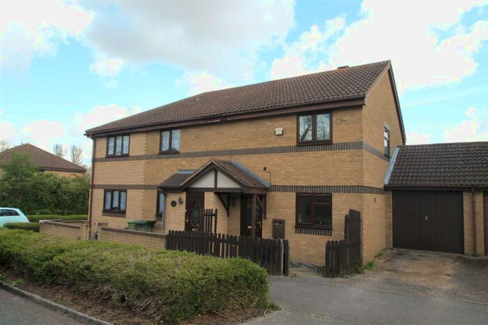 3 Bedroom Semi-Detached House To Rent In Fortescue Drive, Shenley Church End, MK5