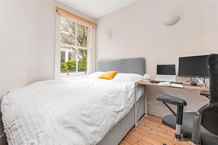 2 Bedroom Flat To Rent In Cowley Road, Mortlake, SW14