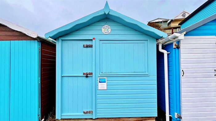 Chalet For Sale In Southcliff, Walton-On-The-Naze, CO14