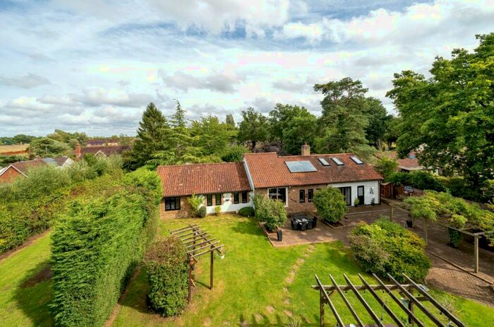 4 Bedroom Detached House For Sale In Beech Lane, Normandy, Guildford, Surrey, GU3