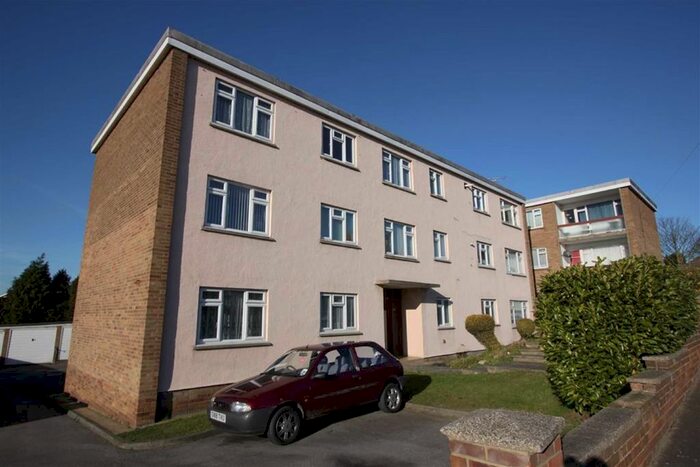 2 Bedroom Flat To Rent In Walters Close, Eastwood, Essex SS9