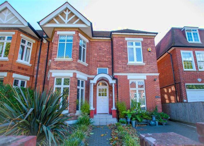 2 Bedroom Flat To Rent In Dartmouth Road, The Mapesbury, NW2