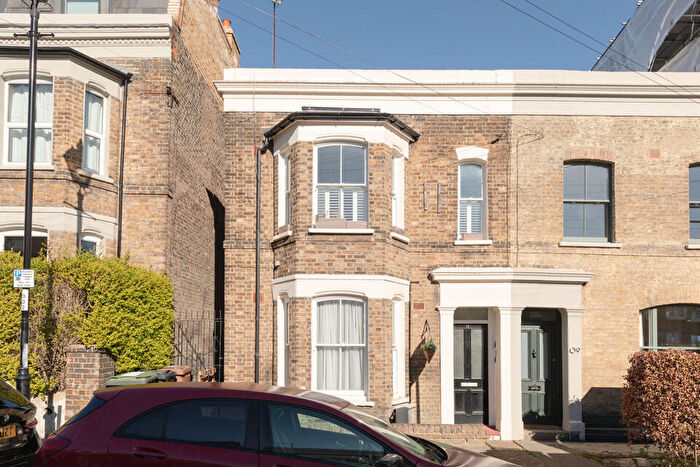 2 Bedroom Flat For Sale In Bolden Street, Lewisham, London, SE8