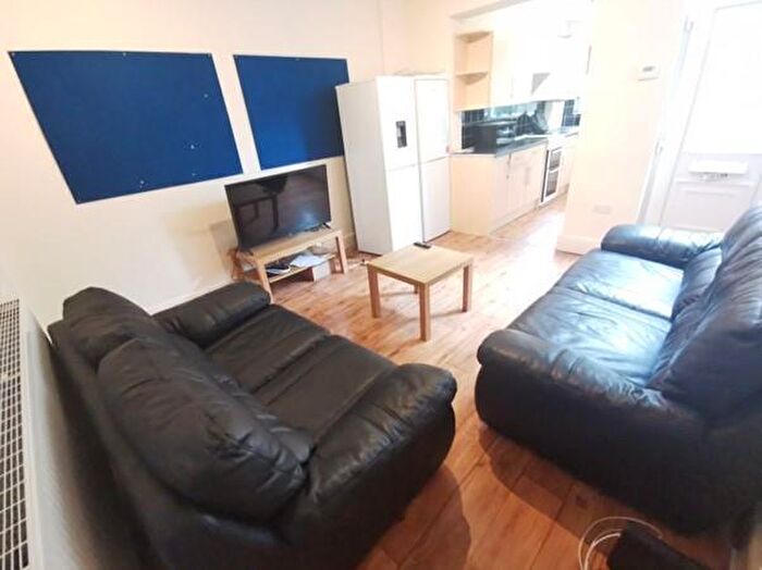 5 Bedroom Terraced House To Rent In Pomona Street, S11