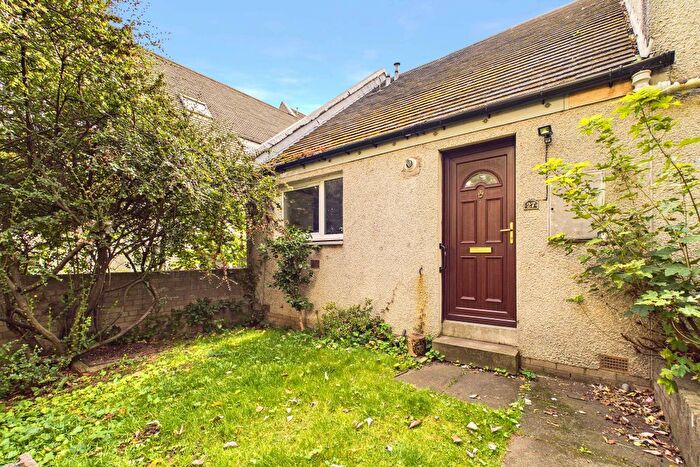 1 Bedroom Terraced Bungalow For Sale In Lindsay Place, Leith, Edinburgh, EH6