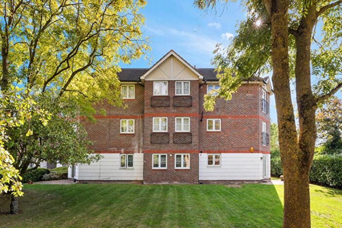 2 Bedroom Apartment For Sale In Longcrofte Road, Bartholomew Court Longcrofte Road, HA8
