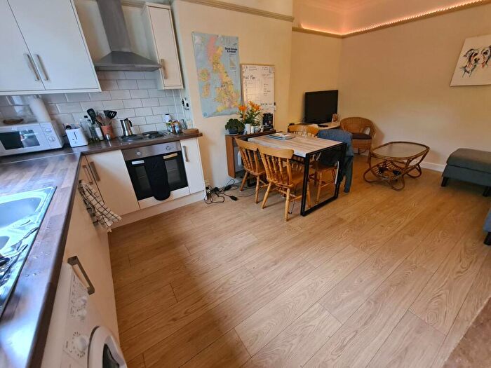 3 Bedroom House To Rent In Cliff Road, Leeds, LS6