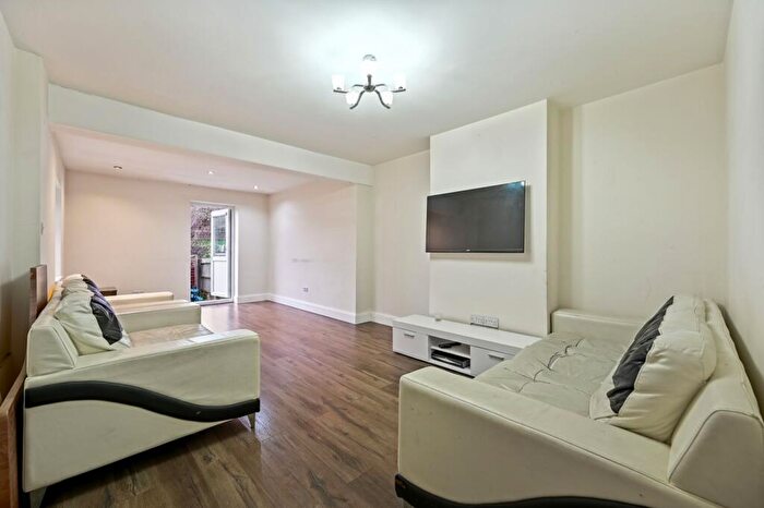 4 Bedroom Semi Detached House For Sale In Northumberland Road, Harrow, HA2