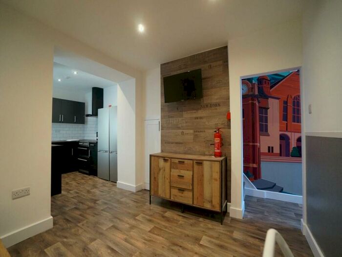 5 Bedroom House To Rent In James Street, Bangor, Gwynedd, LL57