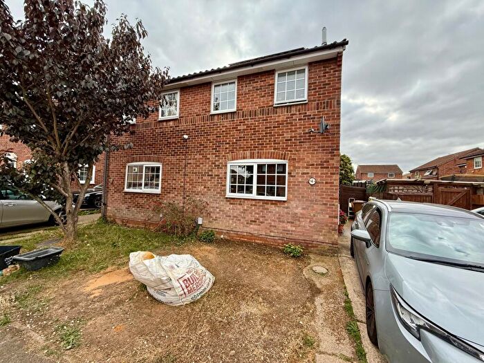 2 Bedroom House To Rent In Bunting Road, Luton, LU4