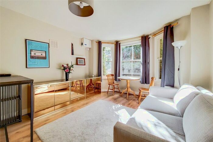 2 Bedroom Flat To Rent In Victoria Rise, Clapham Town, SW4