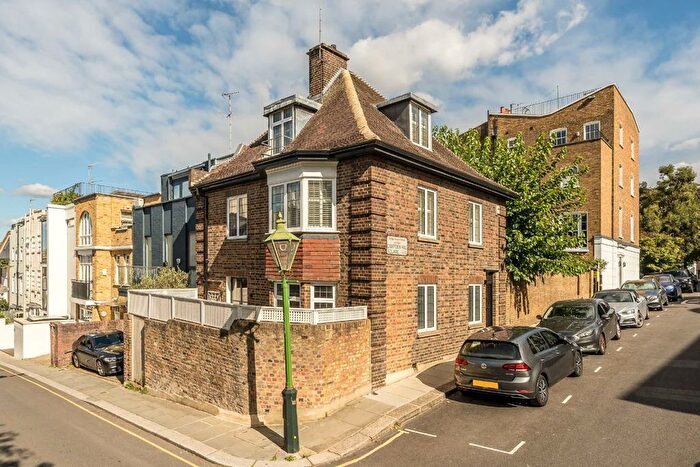 5 Bedroom Property For Sale In Campden Hill Square, Notting Hill, W8