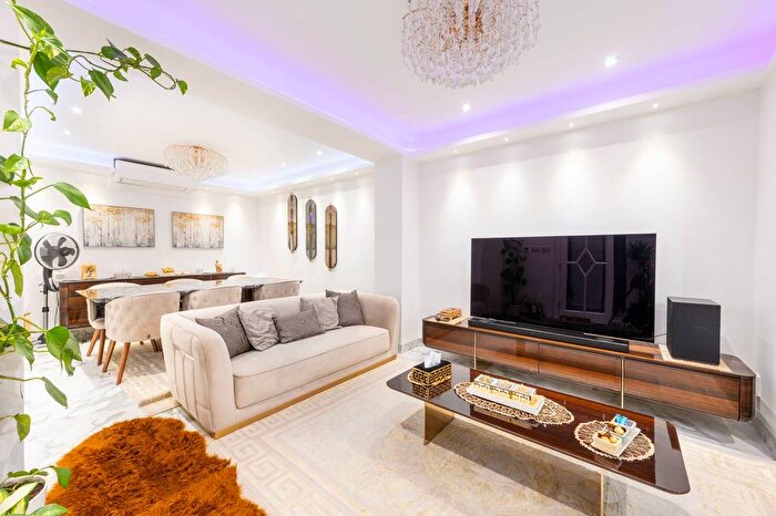 4 Bedroom Property For Sale In Coniston Avenue, Perivale, Greenford, UB6