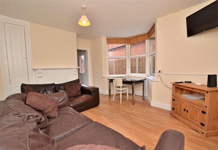 6 Bedroom Terraced House To Rent In Kingsholm Road, Gloucester, GL1