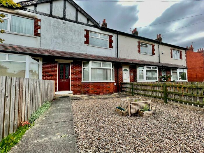2 Bedroom Terraced House To Rent In Park Road, Yeadon, Leeds, West Yorkshire, Uk, LS19