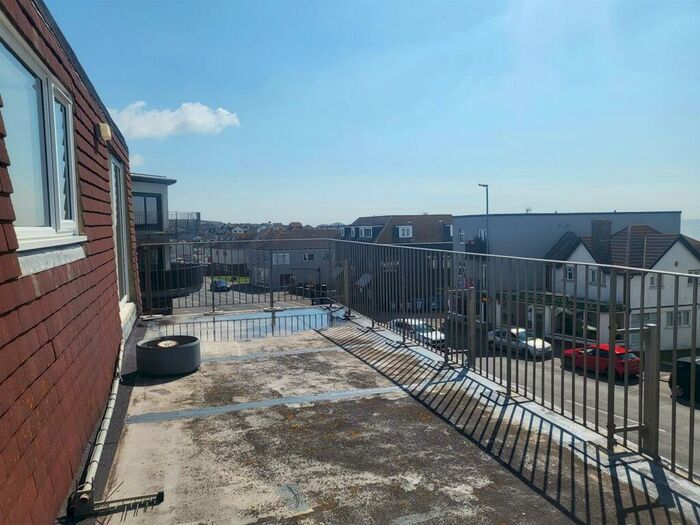 2 Bedroom Flat To Rent In South Coast Road, Peacehaven, BN10