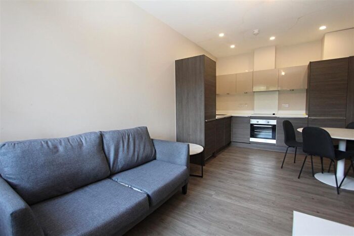 Studio To Rent In Dawsons Square, Pudsey, LS28