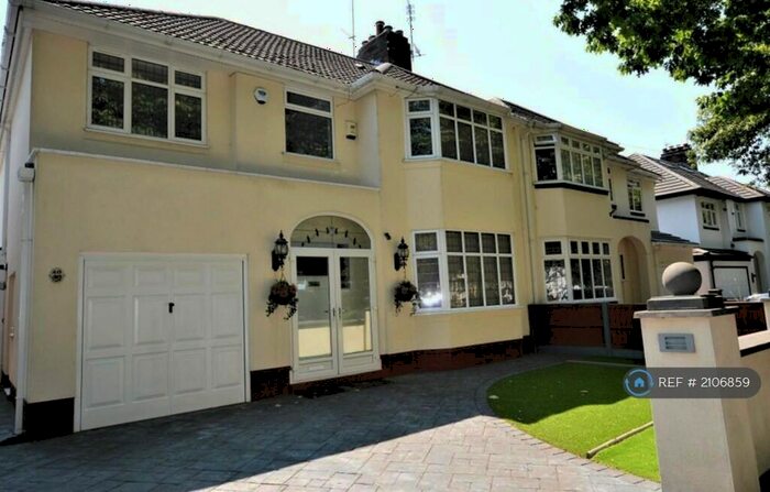 4 Bedroom Semi-Detached House To Rent In Childwall Valley Road, Liverpool, L16
