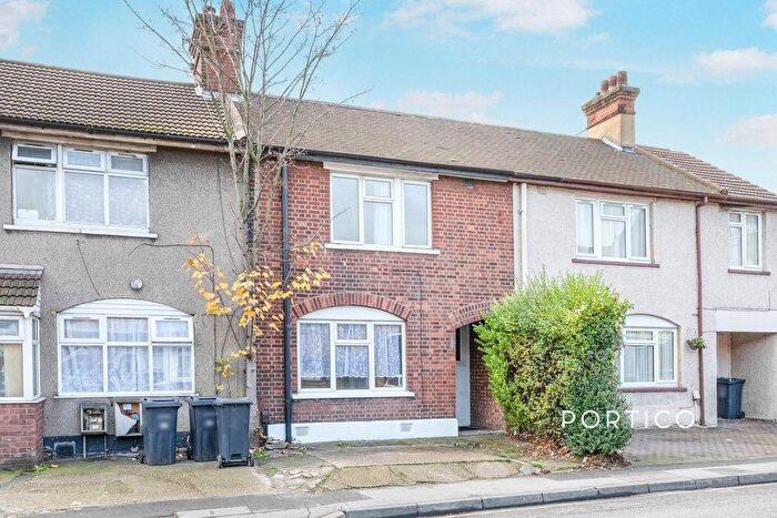 3 Bedroom Terraced House To Rent In Ley Street, Ilford, IG1