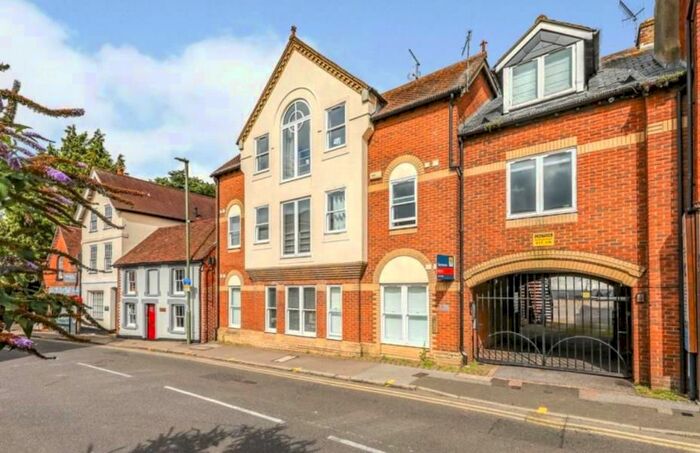 1 Bedroom Flat To Rent In Chertsey Street, Guildford, GU1