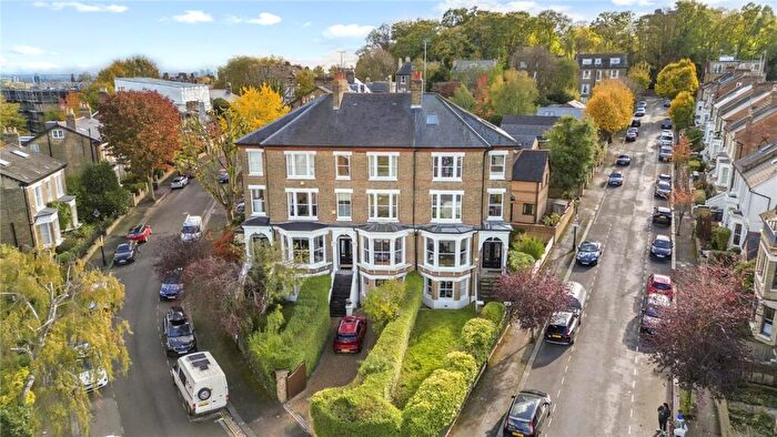 2 Bedroom Apartment To Rent In Bloomfield Road, N6