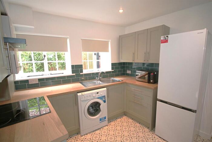 4 Bedroom House To Rent In Oaten Hill, Canterbury, CT1