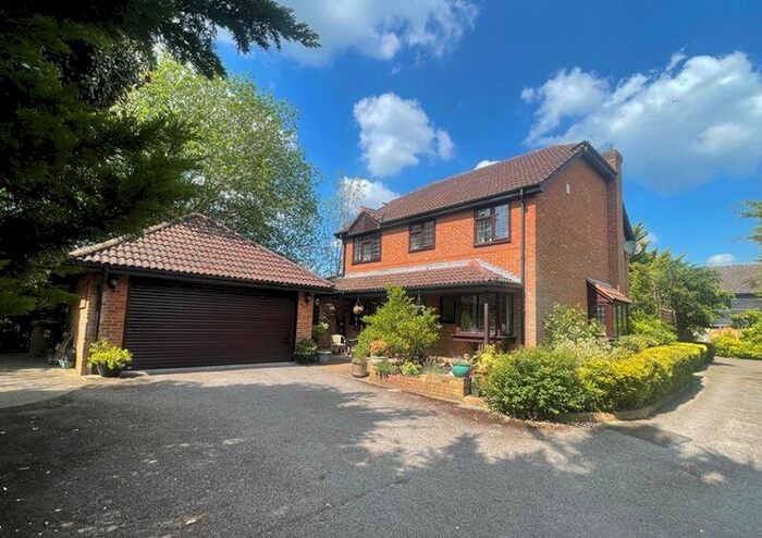 4 Bedroom Detached House For Sale In Windmill Field, Windlesham, GU20