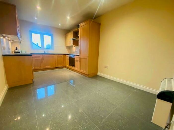 2 Bedroom Flat To Rent In Fieldmoor Lodge, Pudsey, LS28