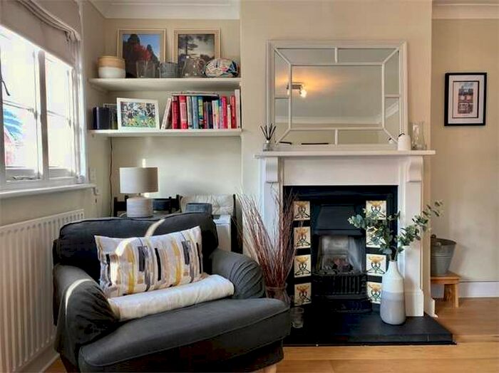 2 Bedroom Flat For Sale In Henley-on-thames, Oxfordshire, RG9