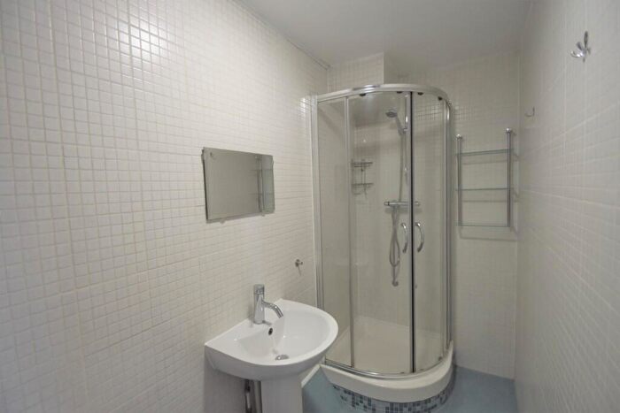 2 Bedroom Apartment To Rent In Amhurst Road, London, N16