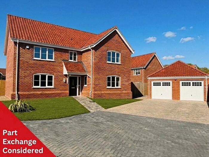 4 Bedroom Detached House For Sale In Lakeside, Blundeston, Suffolk, NR32