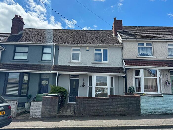 3 Bedroom Terraced House For Sale In Cefn Road, Blackwood, NP12