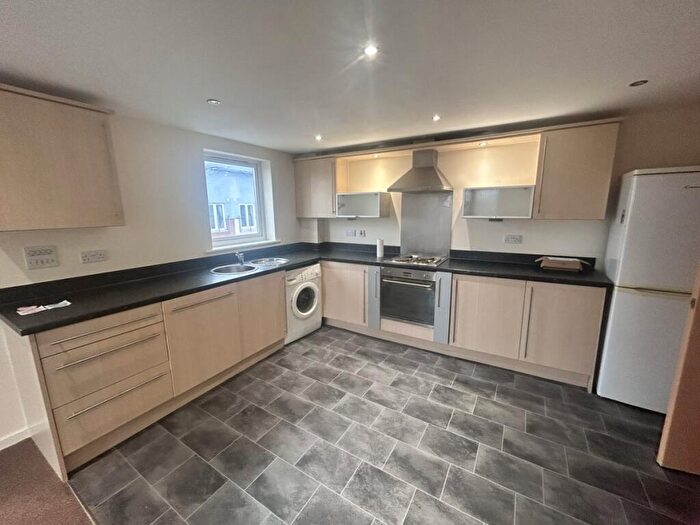 3 Bedroom Apartment To Rent In Gilbert House, Elmira Way, Manchester, M5