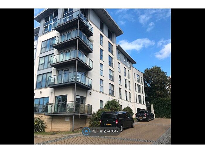 2 Bedroom Flat To Rent In Meckenzie Court, Maidstone, ME14