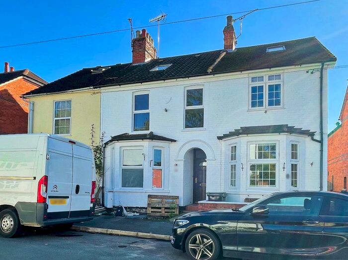 4 Bedroom Semi-Detached House To Rent In Barossa Road, Camberley, GU15