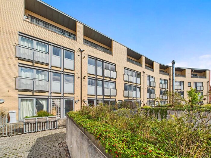 2 Bedroom Duplex For Sale In Dumbarton Road, Glasgow, G11