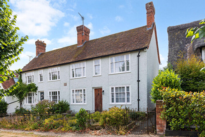 3 Bedroom Semi-Detached House For Sale In Hope Cottages, Westmill, SG9
