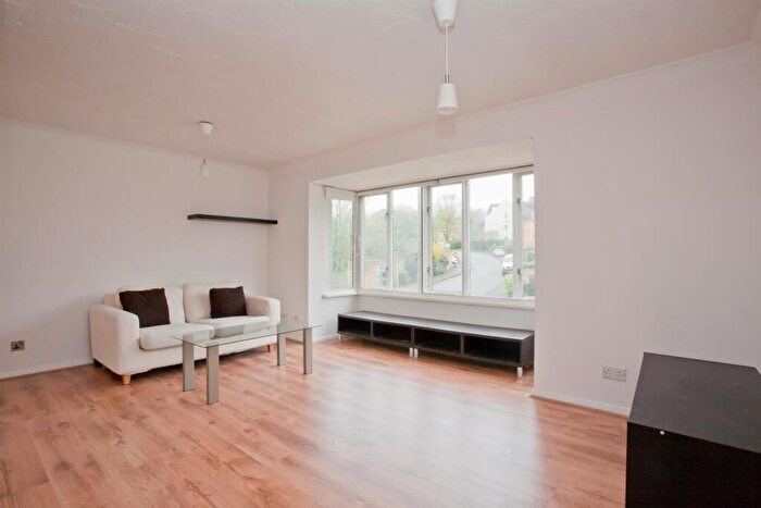 1 Bedroom Apartment To Rent In Linwood Close, Peckham, SE5