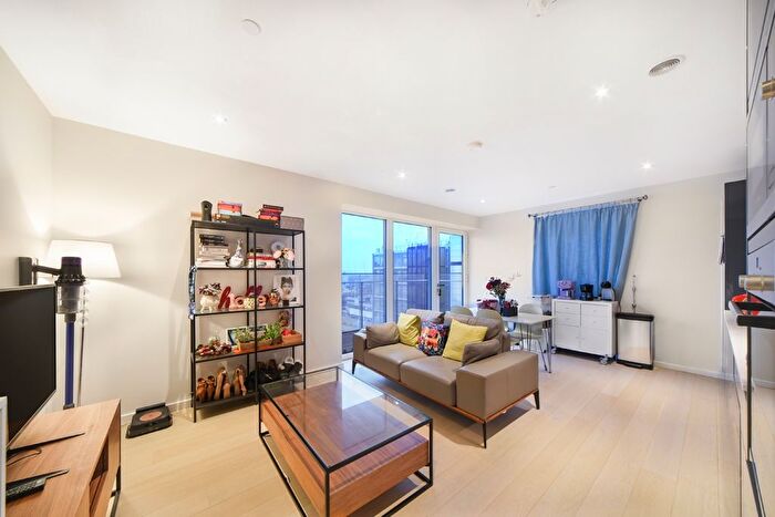 2 Bedroom Flat For Sale In Cassia Point, Glasshouse Gardens, London, E20