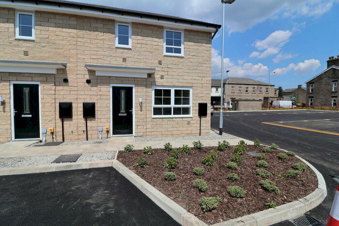 2 Bedroom End Of Terrace House To Rent In Atherton Court, Mottram, SK14
