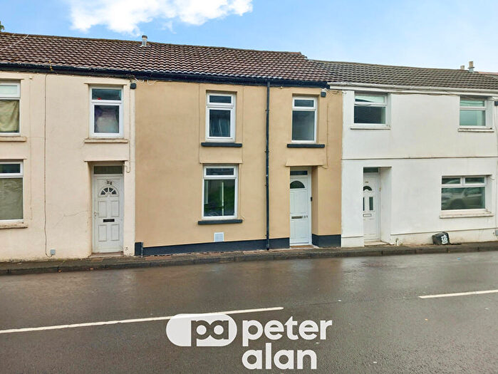 2 Bedroom House To Rent In Cardiff Road, CF44