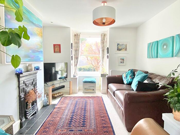3 Bedroom Semi-Detached House For Sale In Chapel Road, Meonstoke, Southampton, SO32