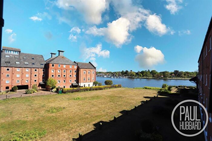 2 Bedroom Apartment For Sale In Swonnells Court, Oulton Boad., NR32