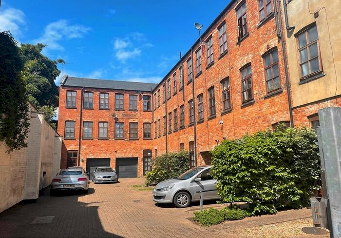 3 Bedroom Property To Rent In Hood Street, Northampton, NN1