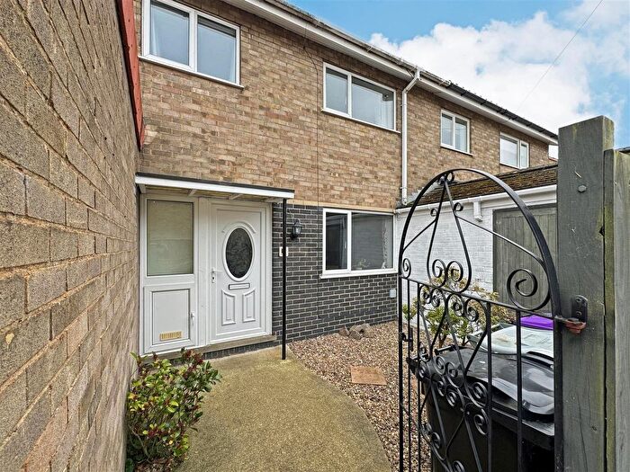 3 Bedroom Terraced House To Rent In Andrew Road, Stamford, PE9