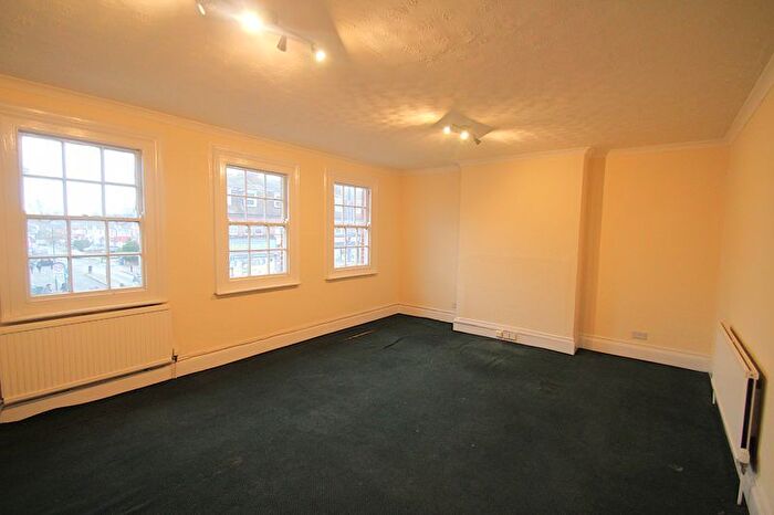 3 Bedroom Flat To Rent In Station Road, North Harrow, Harrow, HA2