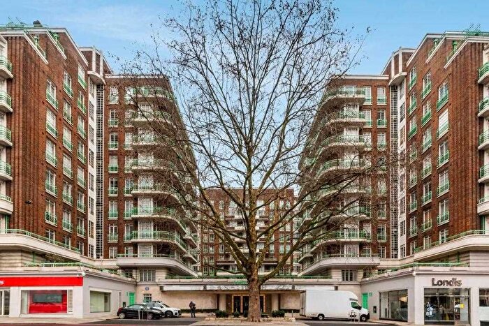 3 Bedroom Flat To Rent In Gloucester Place, London, NW1