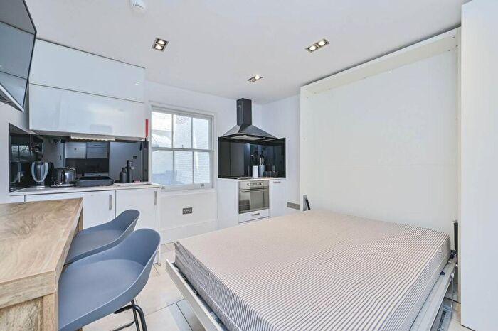 Studio To Rent In Baker St, Baker Street, London, NW1