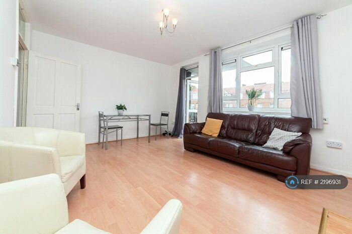 3 Bedroom Flat To Rent In Solander Gardens, London, E1