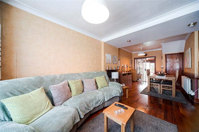 3 Bedroom Terraced House For Sale In Avenue Road, London, N15